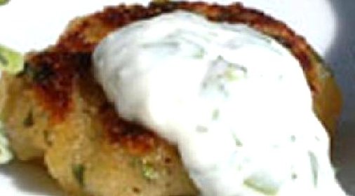 Сладкий картофель с йогуртом и кориандром