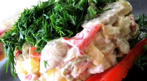 Салат с грибами и оливками