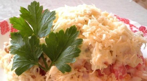 Простой салат с куриным филе