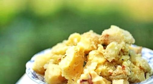 Салат с яблоками и картофелем