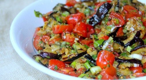 Салат из баклажанов с помидорами