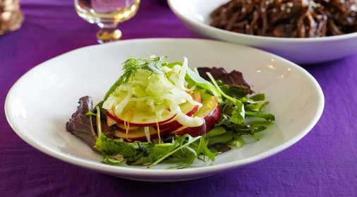 Салат с яблоками и фенхелем