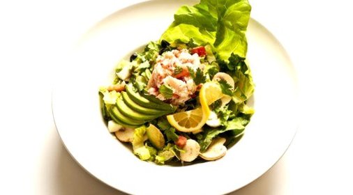 Салат с крабами и грибами