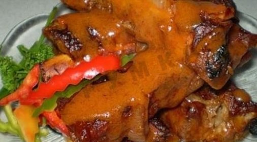 Рёбрышки охотничьи с соусом