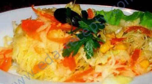 Осенний салат из сладкого перца и капусты