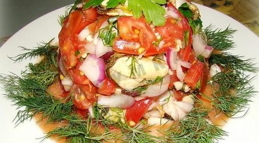 Салат из мидий с помидорами