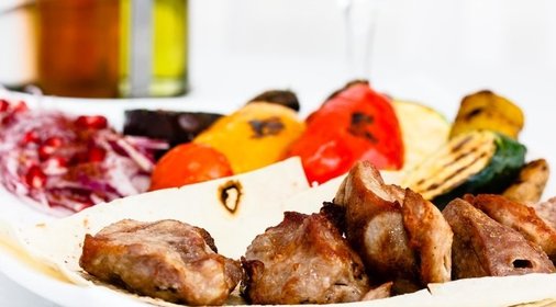 Картофель, фаршированный брынзой и зеленью