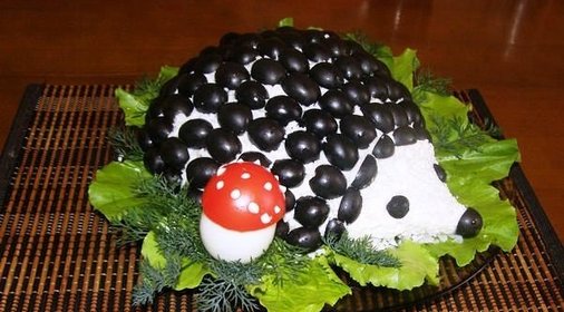 Новогодний салат Ежик