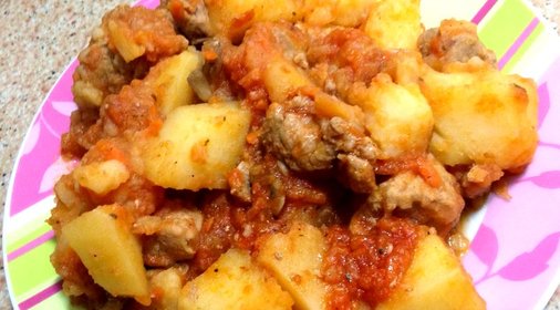 Картофель со свининой в мультиварке