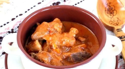 Мясо с подливкой в мультиварке