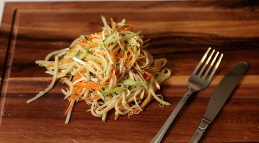 Острый вьетнамский салат