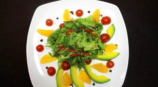 Салат с авокадо и апельсинами