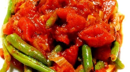 Зеленая фасоль с сальсой