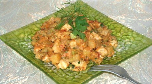Куриное филе тушеное с овощами