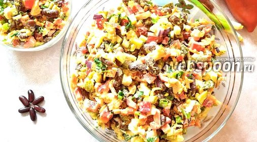 Салат с фасолью и курицей