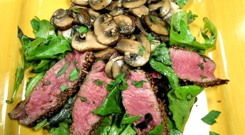 Салат с мясом и грибами