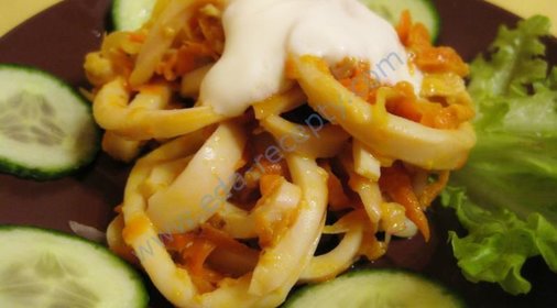 Салат с кальмарами и яйцом