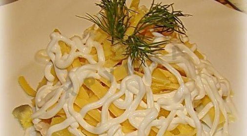 Салат Дамский каприз с ананасом и курицей