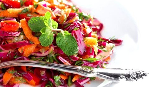 Капустный салат с орехами