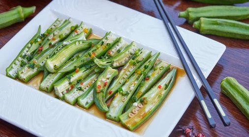 Теплый салат из свежей окры