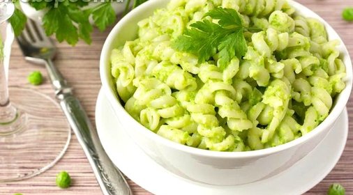 Фузилли с зелёным овощным соусом
