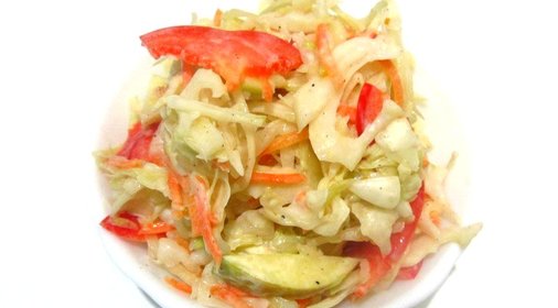 Салат из капусты и сладким перцем
