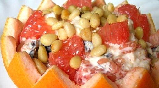 Салат с грейпфрутом черносливом и куриным филе