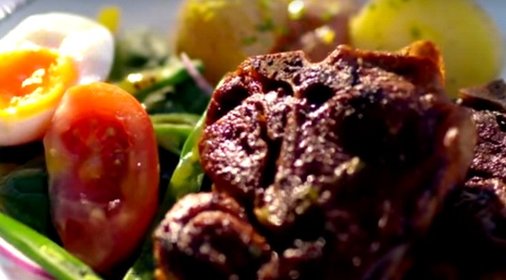 Баранина со стручковой фасолью и яйцами