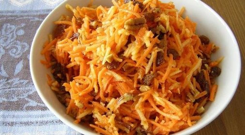 Салат из моркови и яблок с орехами