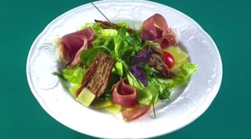 Салат с пармской ветчиной