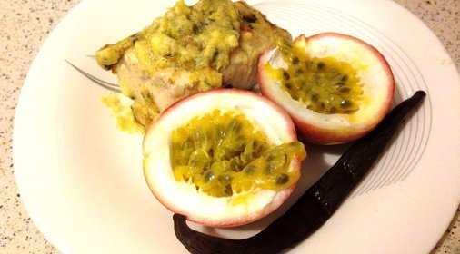 Рыба в кокосовом молоке с ванилью и маракуйей