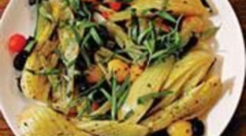 Теплый салат из фенхеля с помидорами