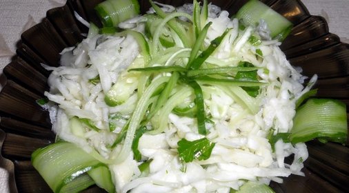 Салат из капусты с огурцом