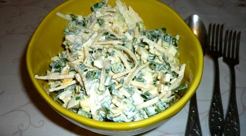 Салат весенний с зелёным луком