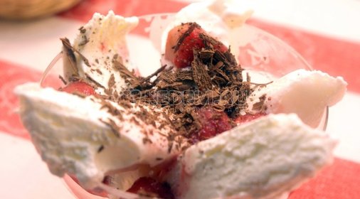 Салат из картофеля с зеленым горошком и сайрой