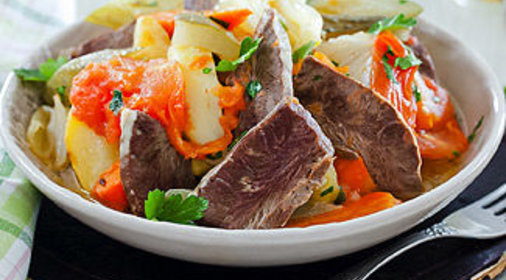Говяжье сердце с овощами в мультиварке