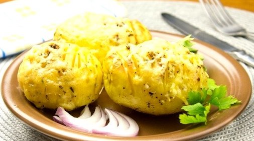 Запечённый картофель в итальянских травах