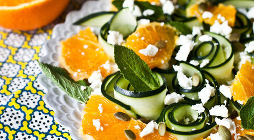 Салат с апельсином и огурцом