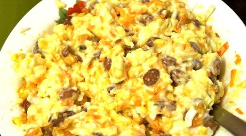 Сытный салат с фасолью