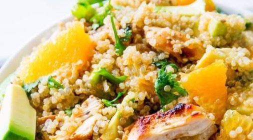 Салат с киноа курицей и апельсинами