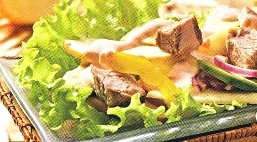 Салат с отварной свининой