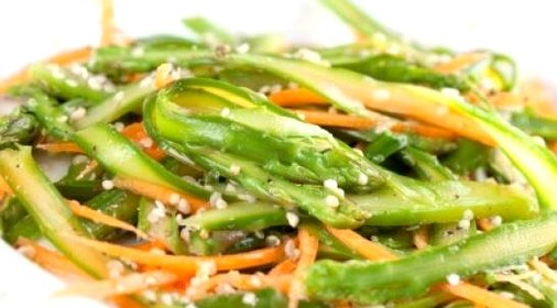 Острый овощной салат со спаржей и дайконом