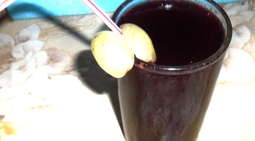Свежевыжатый виноградный сок