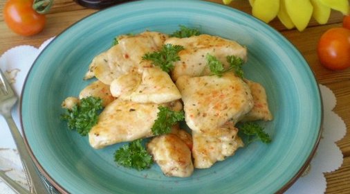 Куриная грудка, жаренная кусочками