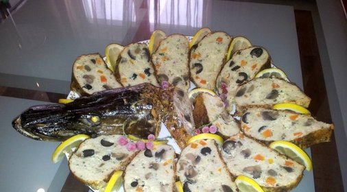 Щука, фаршированная грибами