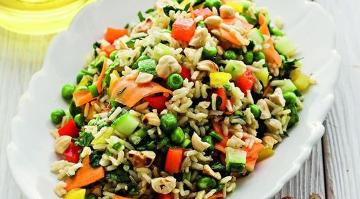 Овощной салат с коричневым рисом