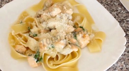 Тальятелле с лососем