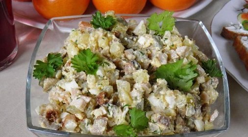 Салат Боярский с курицей и грибами
