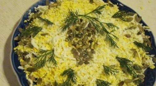 Салат Рваная курица с черносливом