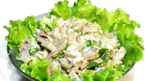 Салат из грудки и шампиньонов